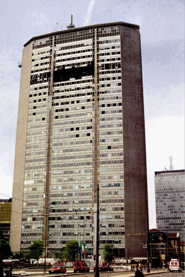 Pirelli tower after the 2002 air crash.