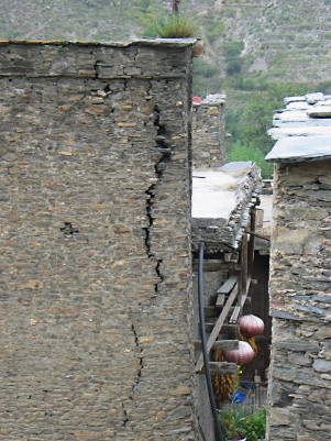 Earthquake cracks seen in the 1930s in dwelling houses before the May 12th ...