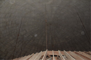 The inner octagonal wooden keel frame and the laminated beams connecting with ...