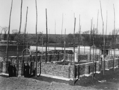 Church of Haidaoyingzi 海岛营子 (former Jehol province) under construction: ...