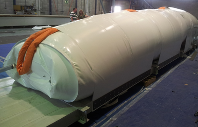 Colocación de la eslinga a través de los pasadores