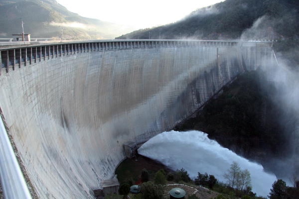 View of La Baells dam.