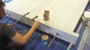 Alineamiento de paneles e inserción de barras de acero longitudinales